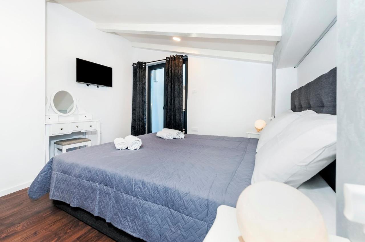 Deluxe Apartments A&A - 2 Rovinj Buitenkant foto