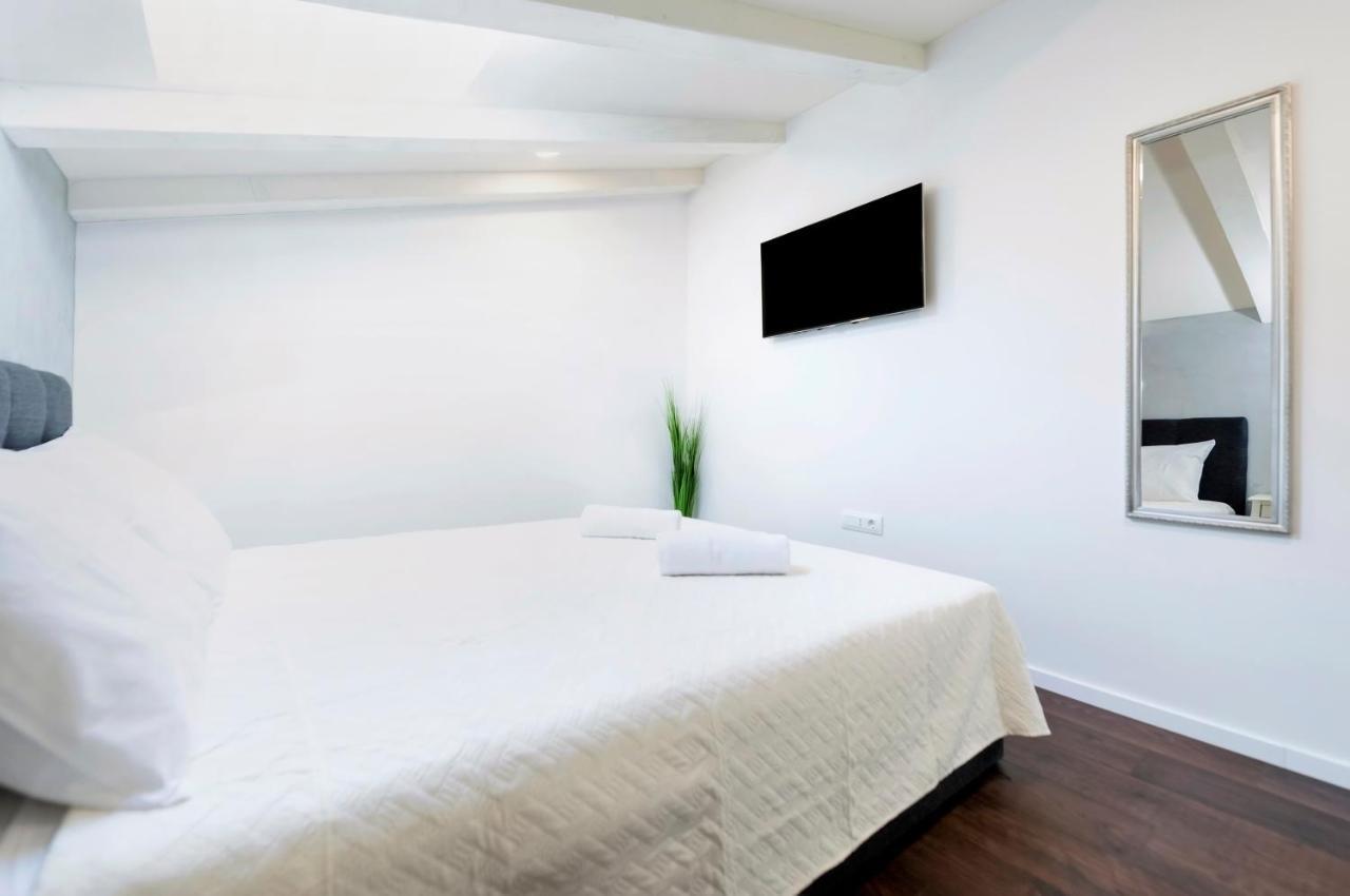 Deluxe Apartments A&A - 2 Rovinj Buitenkant foto