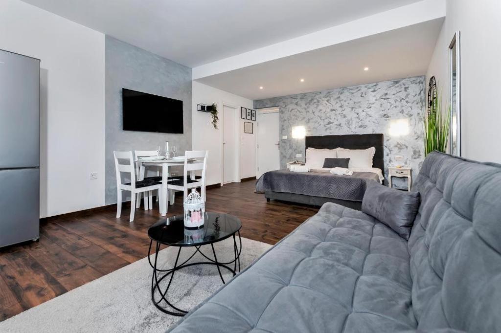 Deluxe Apartments A&A - 2 Rovinj Buitenkant foto