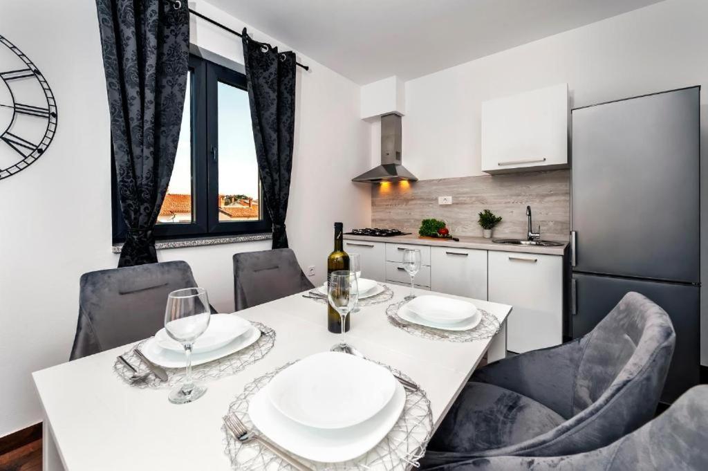 Deluxe Apartments A&A - 2 Rovinj Buitenkant foto